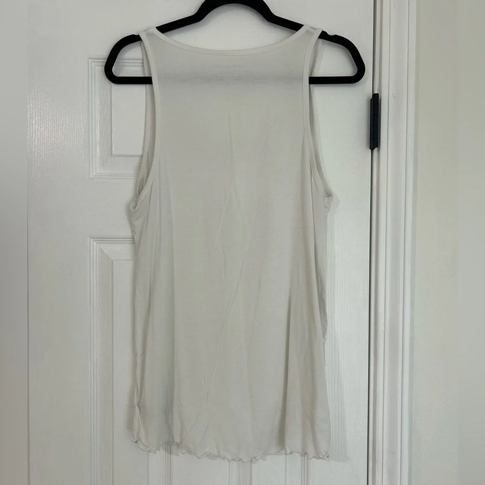 Ruffle hem tank top - Picture 4 of 4